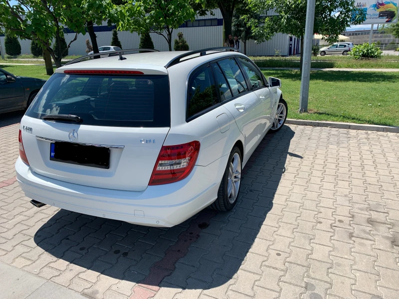 Mercedes-Benz C 220, снимка 2 - Автомобили и джипове - 47259199