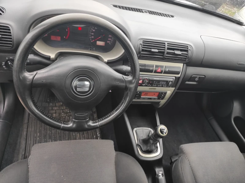 Seat Leon 1.9TDI 90 Фейс Климатроник, снимка 6 - Автомобили и джипове - 48417418