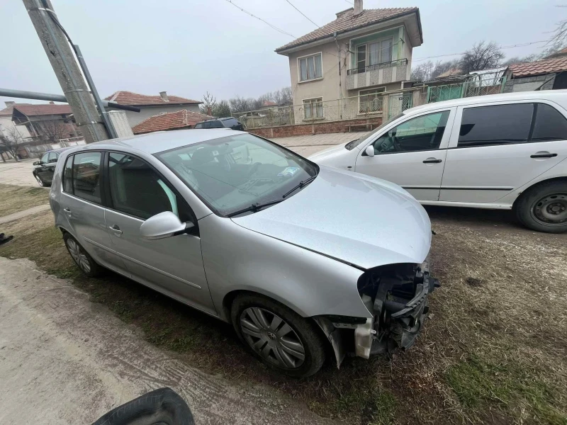 VW Golf, снимка 1 - Автомобили и джипове - 49323945