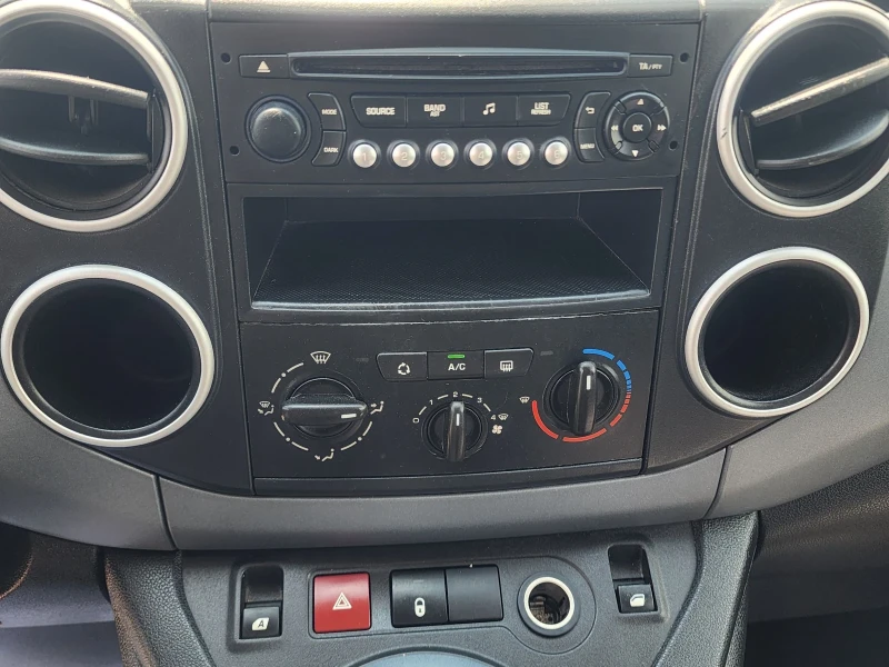 Peugeot Partner 1.6HDI Facelift 6+ 1, снимка 9 - Автомобили и джипове - 50724815