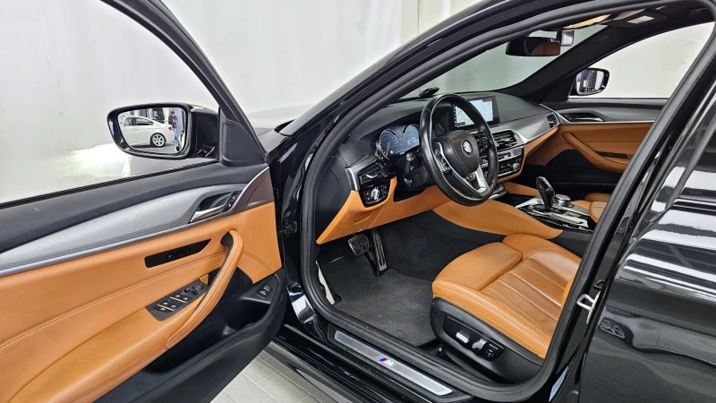 BMW 520 d M sport, снимка 10 - Автомобили и джипове - 52561766