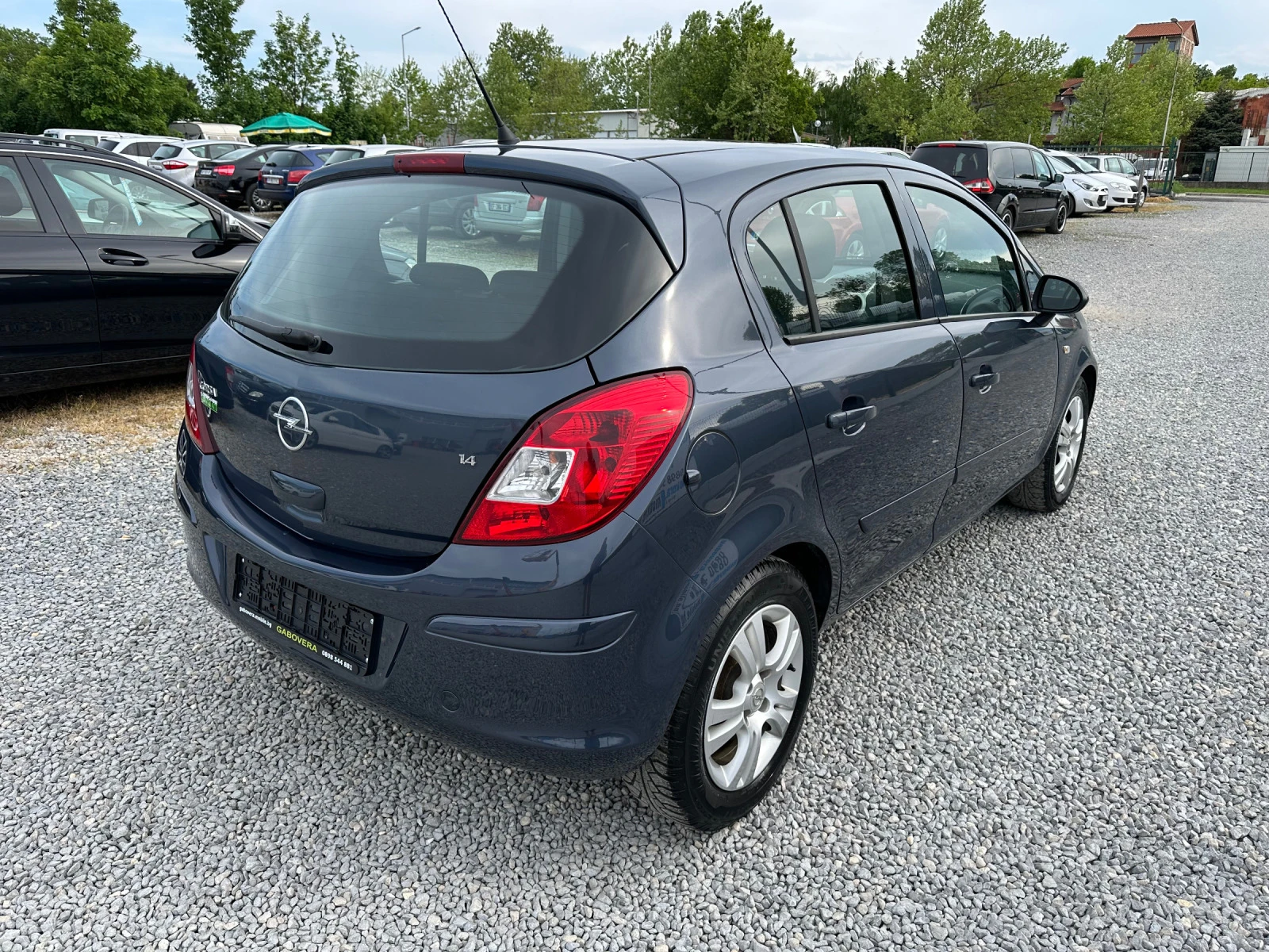 Opel Corsa 1.4i 90кс. Климатик!!! - изображение 3