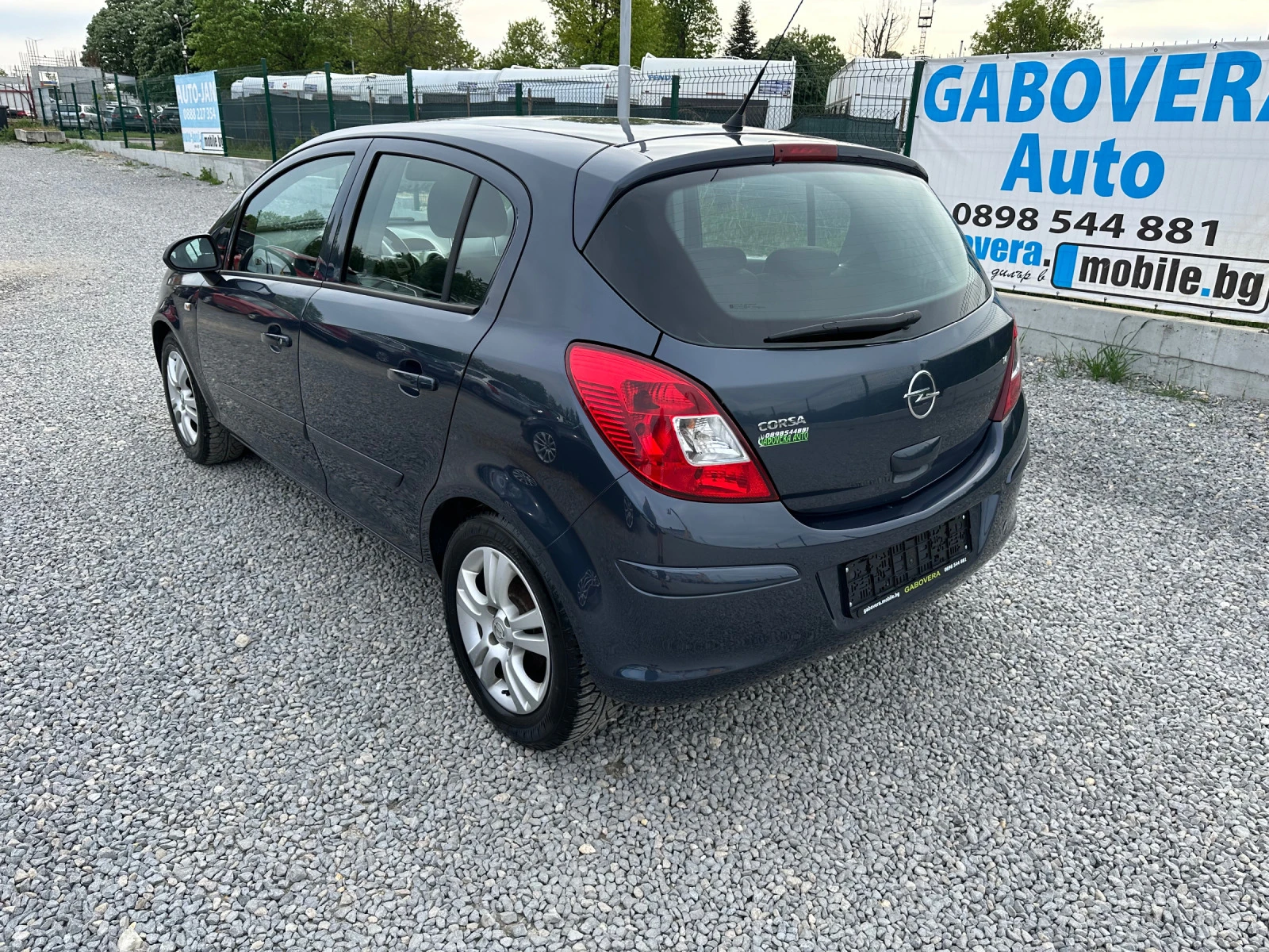 Opel Corsa 1.4i 90кс. Климатик!!! - изображение 4