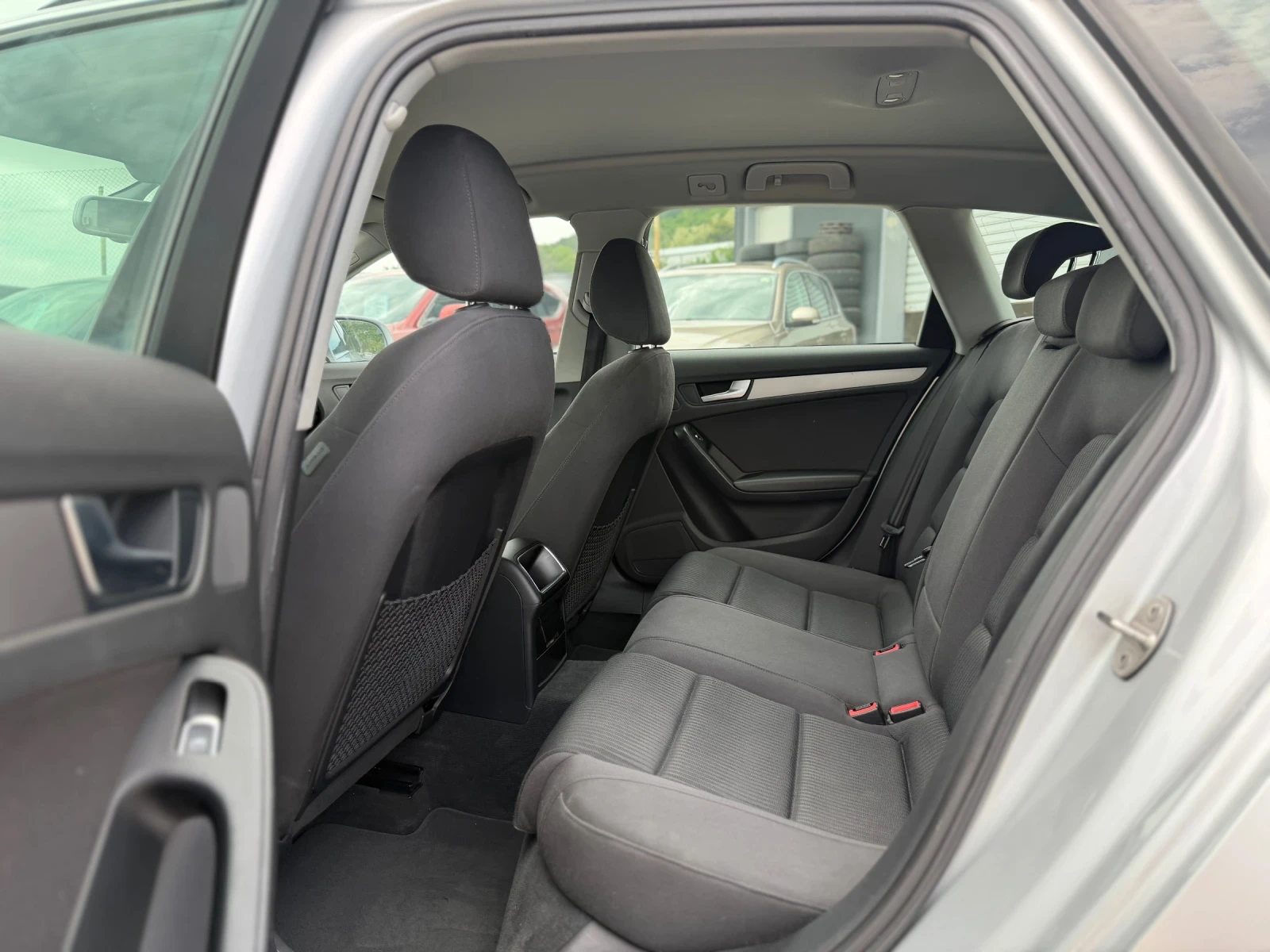 Audi A4 2.0TDI FACELIFT, снимка 11 - Автомобили и джипове - 46232612