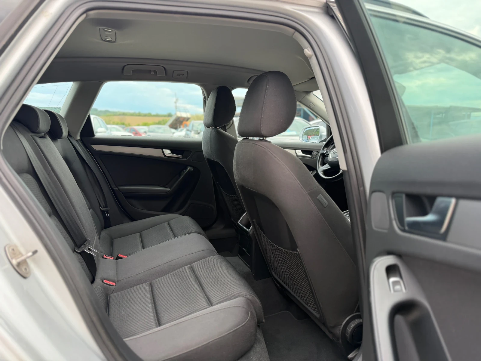Audi A4 2.0TDI FACELIFT, снимка 12 - Автомобили и джипове - 46232612
