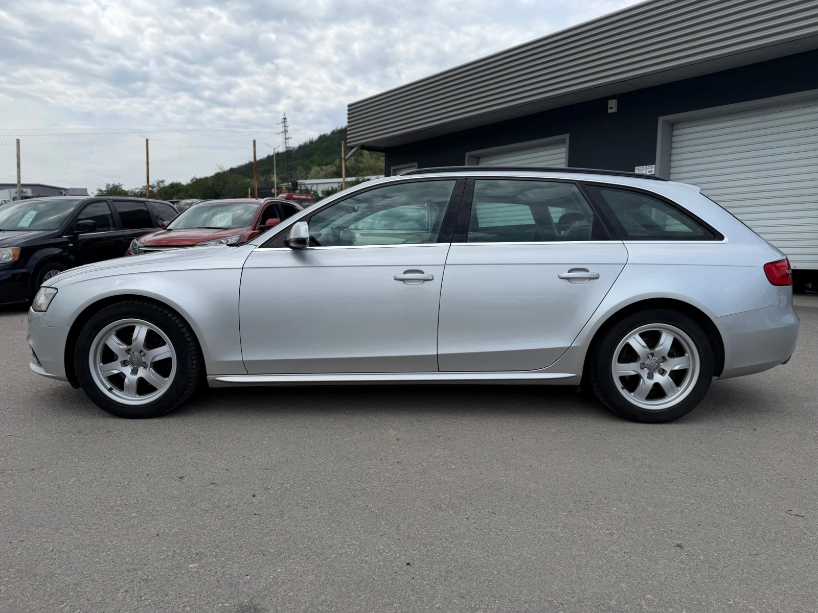 Audi A4 2.0TDI FACELIFT, снимка 8 - Автомобили и джипове - 46232612