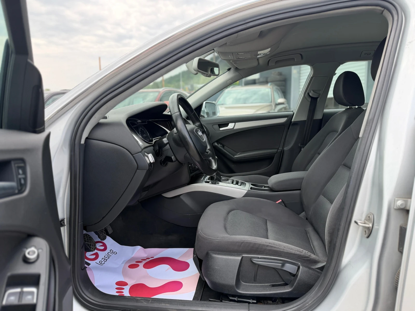 Audi A4 2.0TDI FACELIFT, снимка 9 - Автомобили и джипове - 46232612