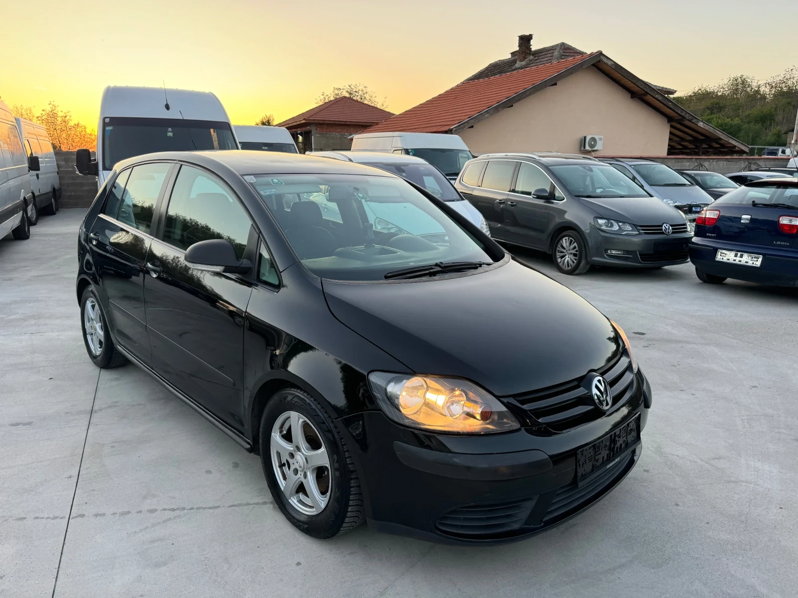 VW Golf Plus 1.9TDI ЛИЗИНГ - изображение 3