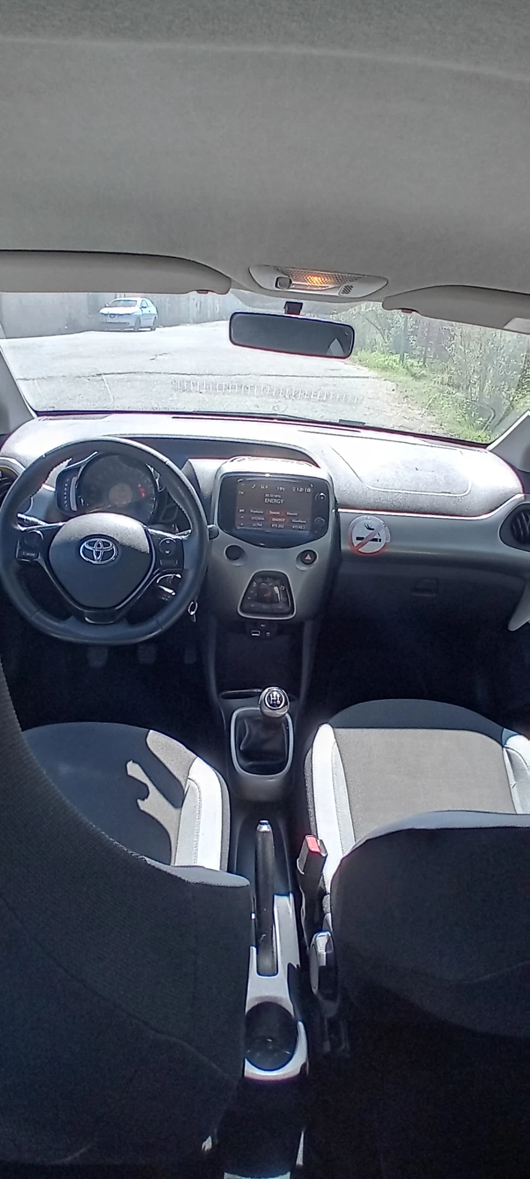Toyota Aygo Нов внос, камера, темпомат, мултимедия, 4врати - изображение 6