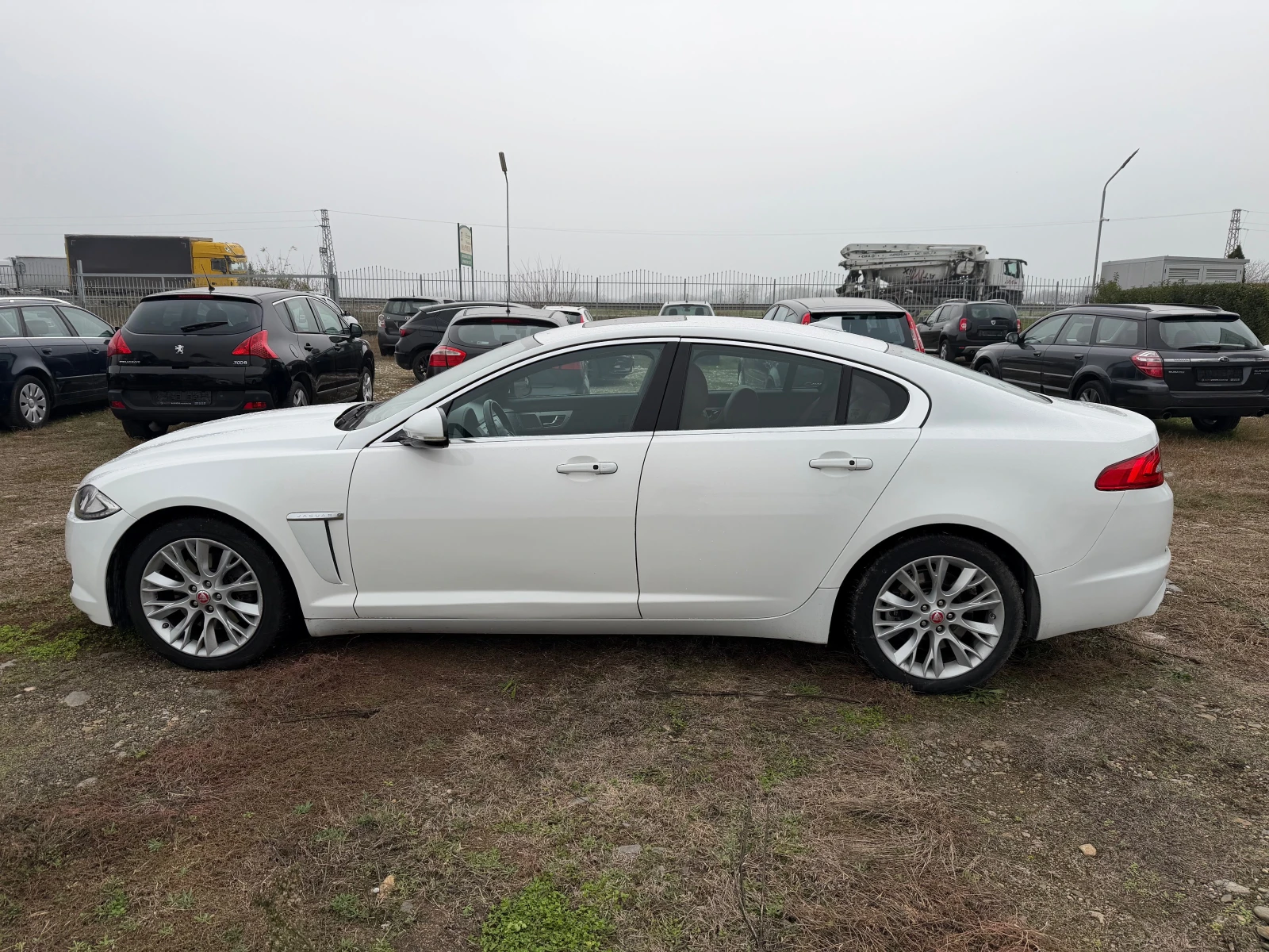 Jaguar Xf 2.2 D 8 ZF(КАТО НОВА) - изображение 8