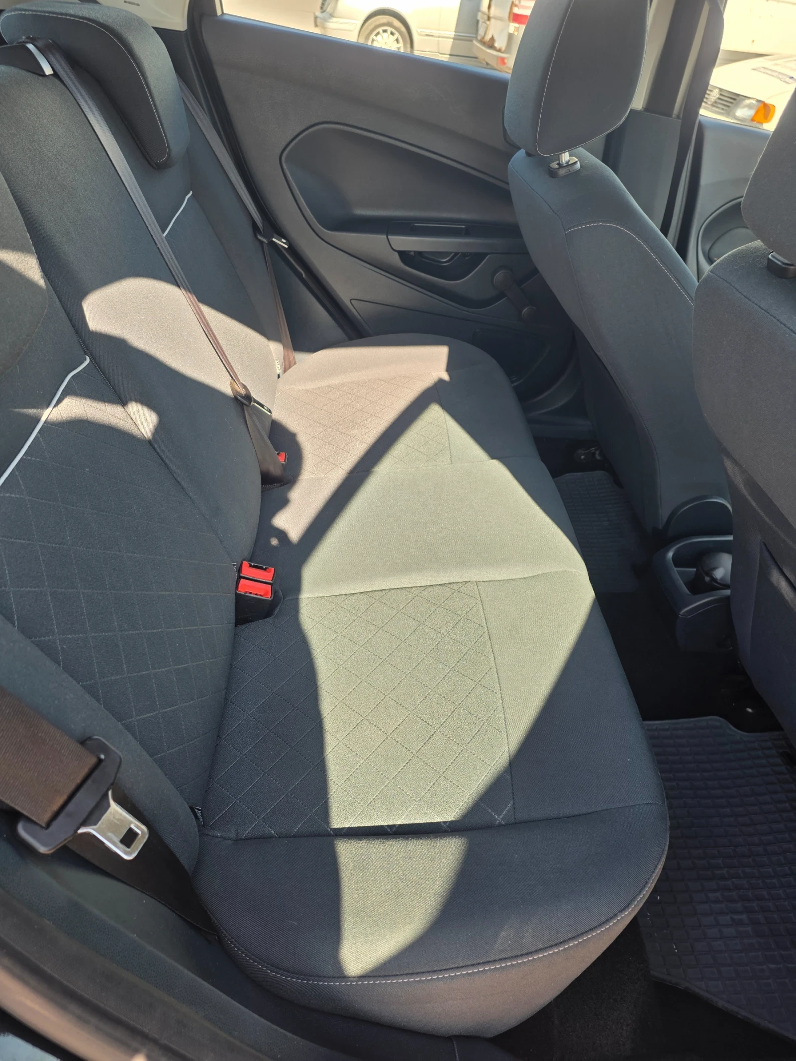 Ford Fiesta, снимка 8 - Автомобили и джипове - 53827490