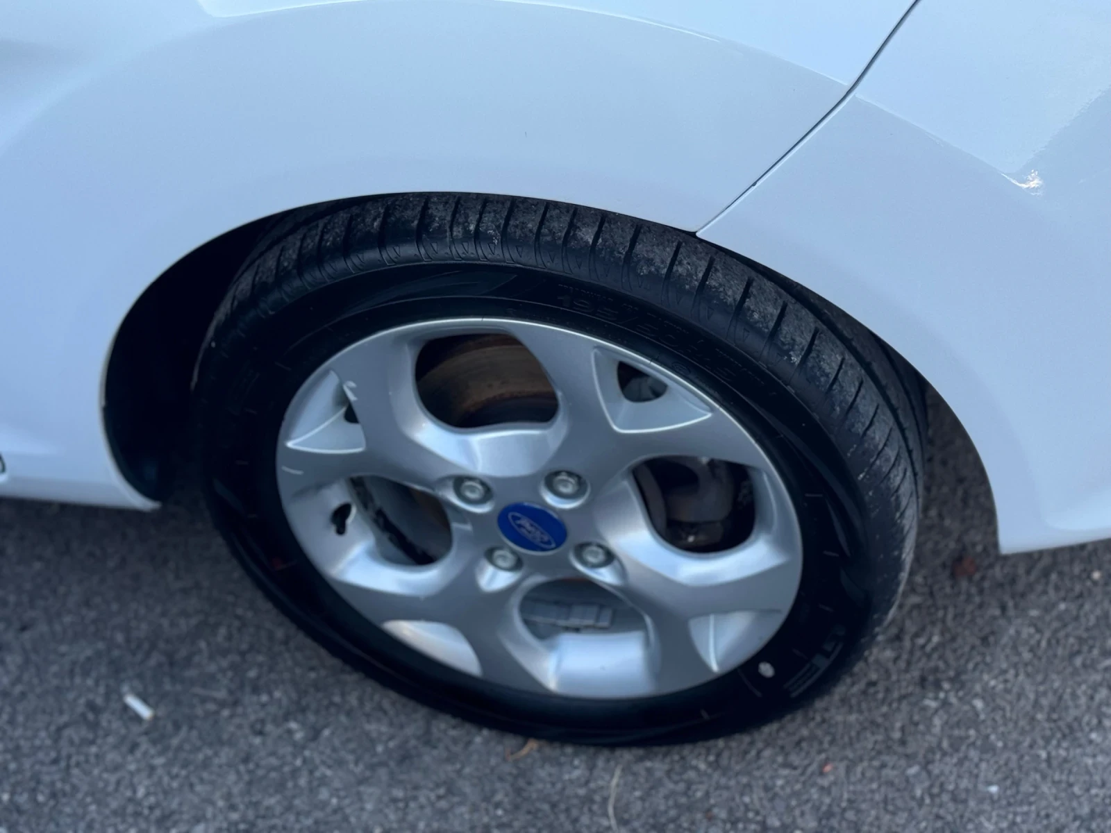 Ford Fiesta 1.4i GAZ, снимка 5 - Автомобили и джипове - 53832008