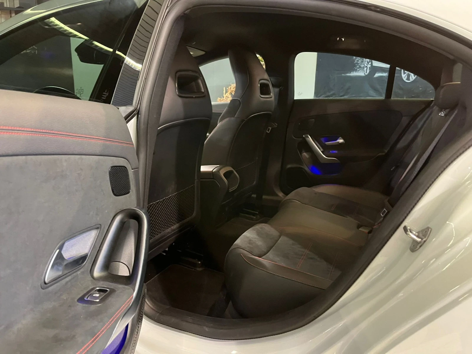 Mercedes-Benz C 200, снимка 12 - Автомобили и джипове - 54431201