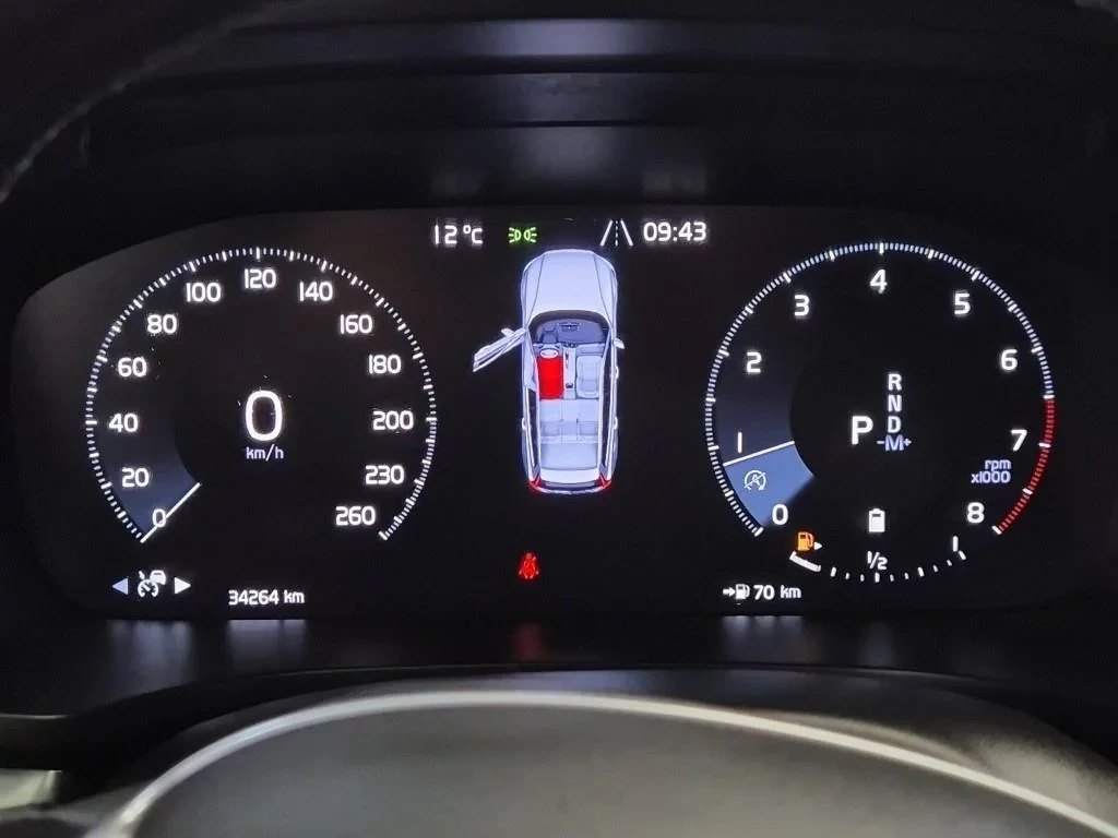 Volvo V60 Cross Country B5 Pro AWD, снимка 6 - Автомобили и джипове - 54789425