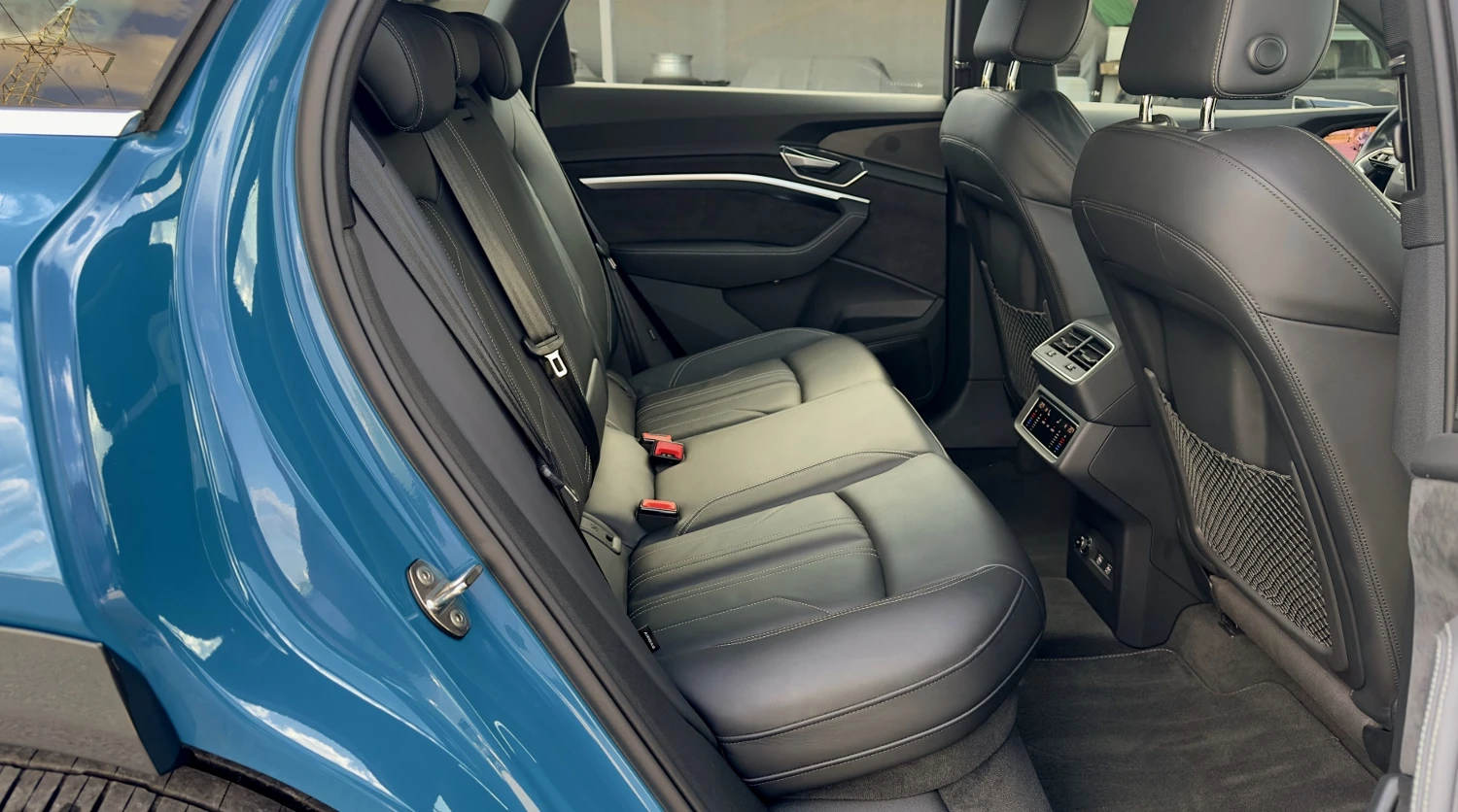 Audi E-Tron 55Quattro 112х.ГАРАНЦИЯ! Distronic Keyless B&O 360, снимка 14 - Автомобили и джипове - 55458661