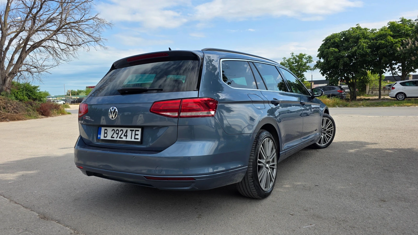 VW Passat УНИКАЛНА, снимка 5 - Автомобили и джипове - 55658370
