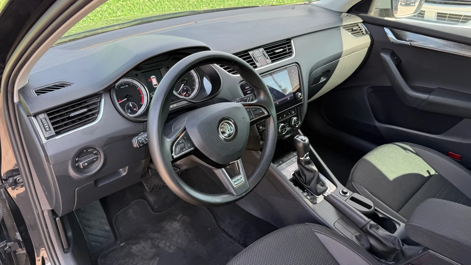 Skoda Octavia * SWISS* 4X4* SCOUT* LIZING* 1.8TFSI* , снимка 8 - Автомобили и джипове - 55665877