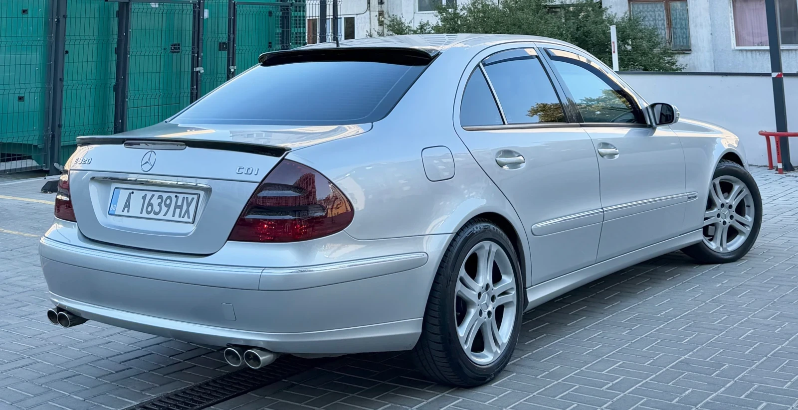 Mercedes-Benz E 320 204 к.с Редовия Avant-garde, снимка 5 - Автомобили и джипове - 55772750