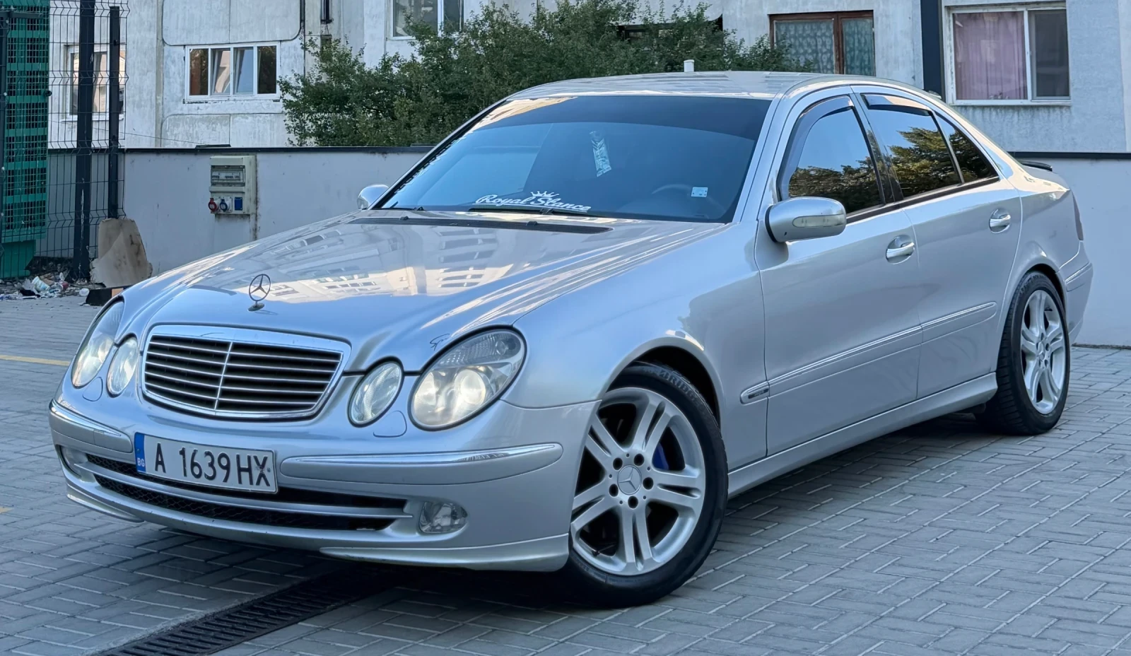 Mercedes-Benz E 320 204 к.с Редовия Avant-garde, снимка 2 - Автомобили и джипове - 55772750