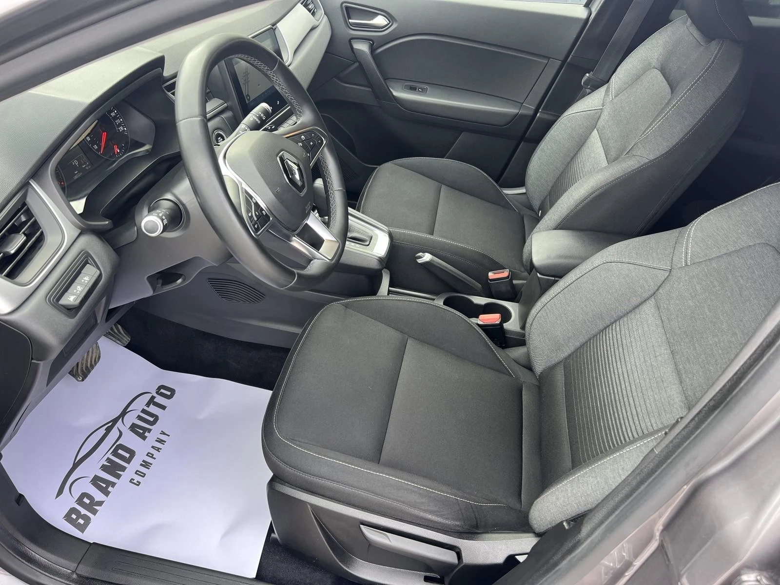 Renault Captur 1.5 DCI * AUTOMATIC * 115 k.c., снимка 8 - Автомобили и джипове - 55868192
