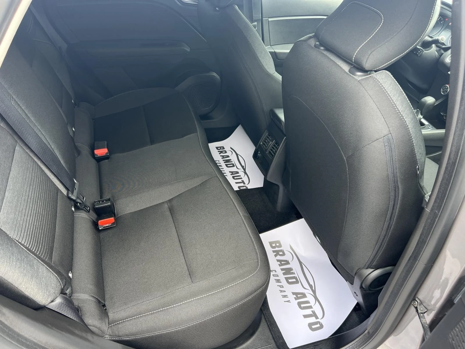 Renault Captur 1.5 DCI * AUTOMATIC * 115 k.c., снимка 10 - Автомобили и джипове - 55868192