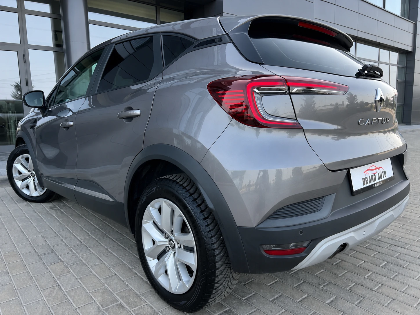 Renault Captur 1.5 DCI * AUTOMATIC * 115 k.c., снимка 7 - Автомобили и джипове - 55868192