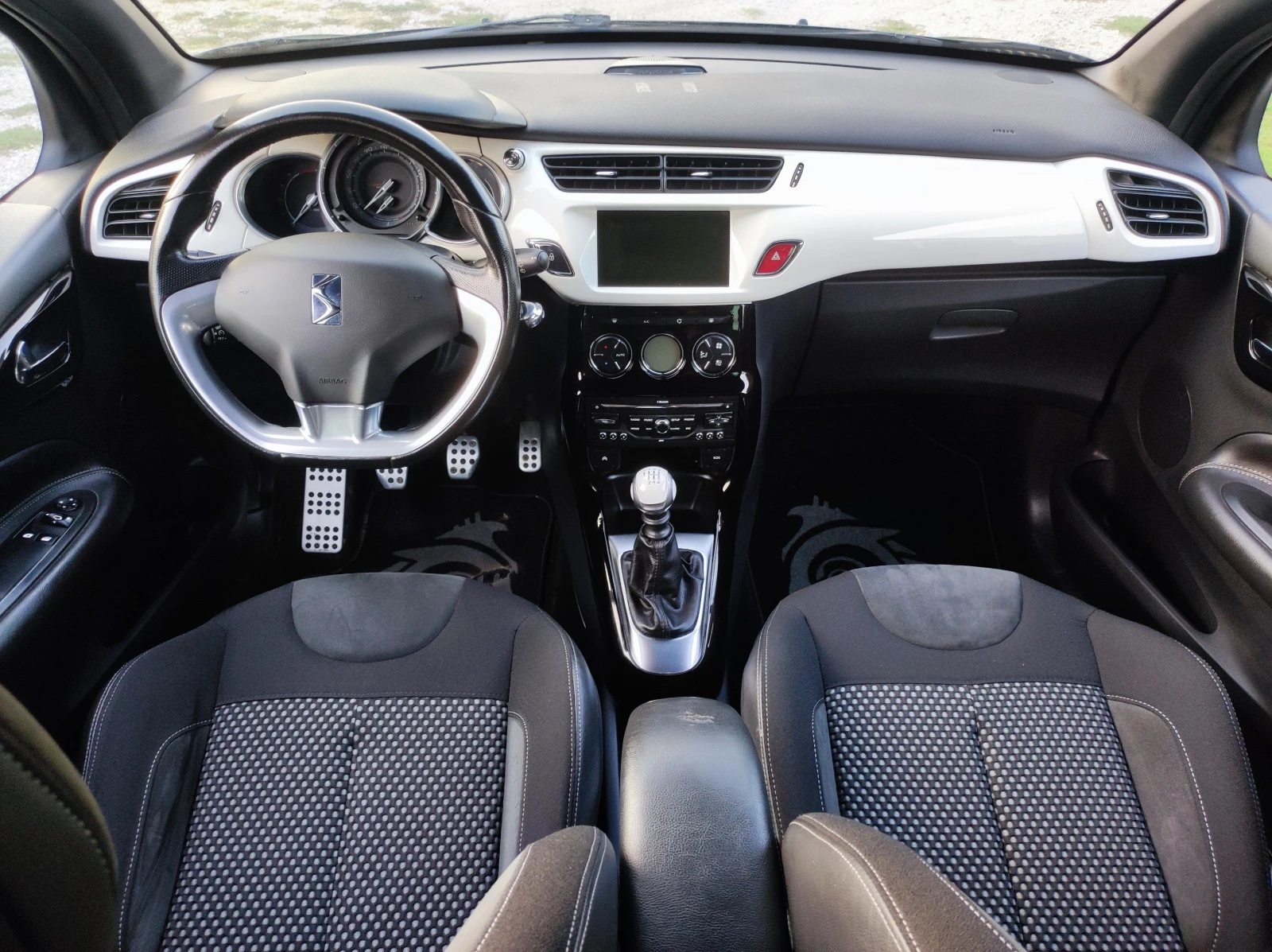 Citroen DS3 1.6HDi 112к.с. евро5 165000км, снимка 10 - Автомобили и джипове - 55950545