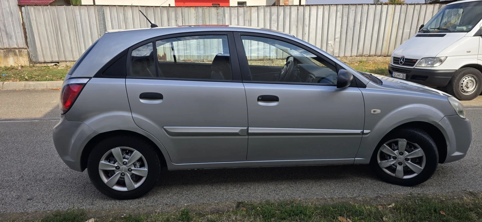 Kia Rio 1.4i, снимка 6 - Автомобили и джипове - 56642305