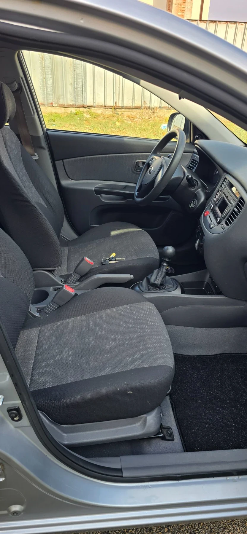 Kia Rio 1.4i, снимка 12 - Автомобили и джипове - 56642305