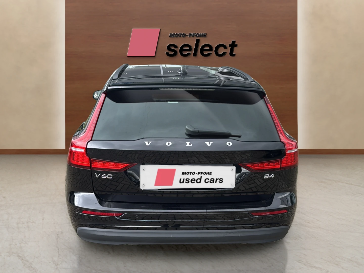 Volvo V60 2.0 B4, снимка 8 - Автомобили и джипове - 56730365