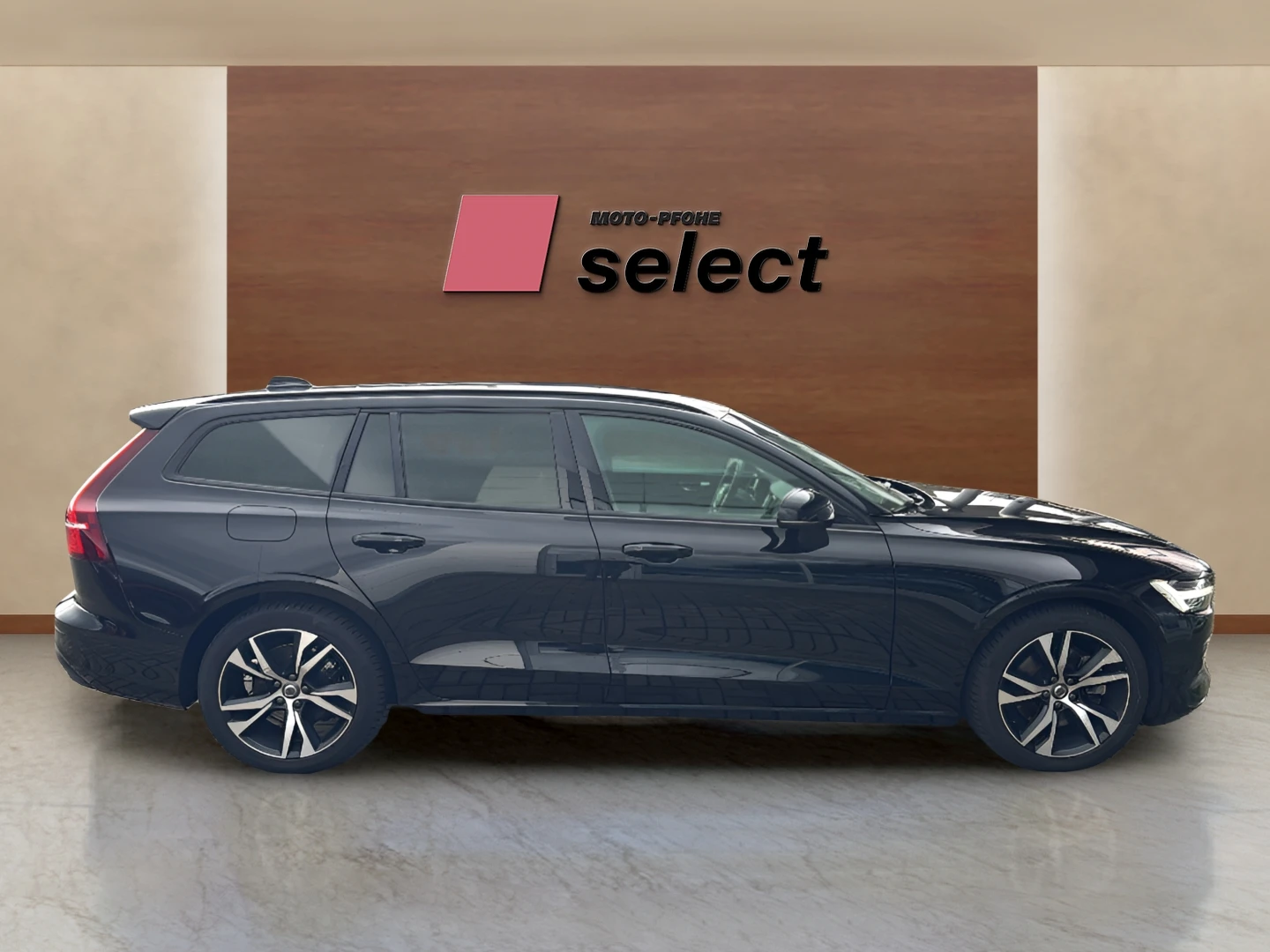 Volvo V60 2.0 B4, снимка 5 - Автомобили и джипове - 56730365