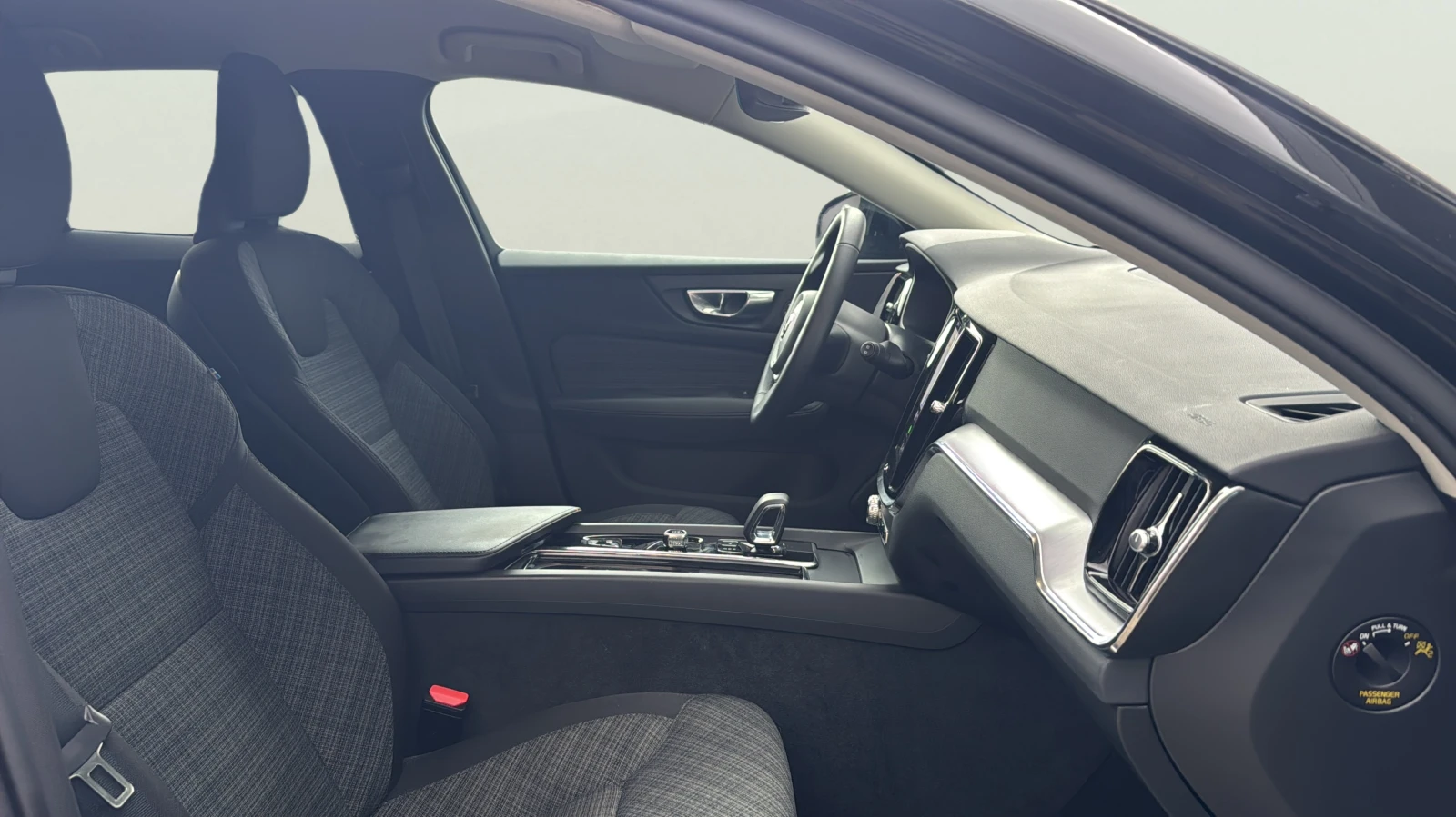 Volvo V60 2.0 B4, снимка 12 - Автомобили и джипове - 56730365