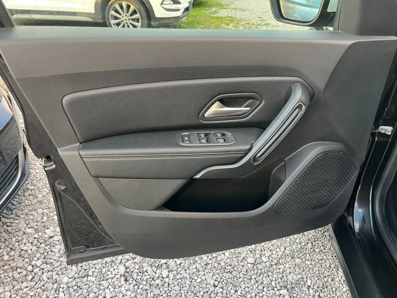 Dacia Duster 1.6i GPL  full 127.h km, снимка 14 - Автомобили и джипове - 52013219