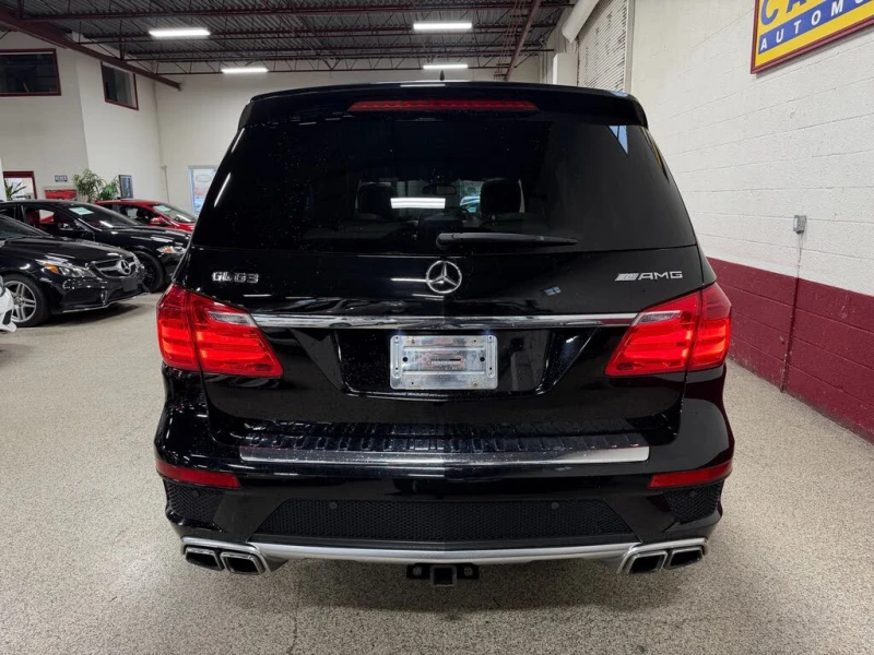 Mercedes-Benz GL 63 AMG B&O* МАСАЖ* ОБДУХ* ВАКУМ* LANE ASSIST* PANO* 360* , снимка 5 - Автомобили и джипове - 52705448