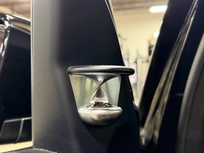 Mercedes-Benz GL 63 AMG B&O* МАСАЖ* ОБДУХ* ВАКУМ* LANE ASSIST* PANO* 360* , снимка 8 - Автомобили и джипове - 52705448