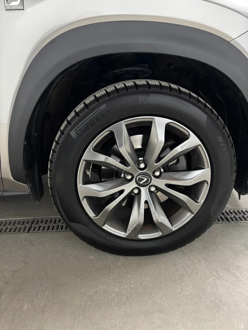 Lexus NX 300h, снимка 12 - Автомобили и джипове - 52891912
