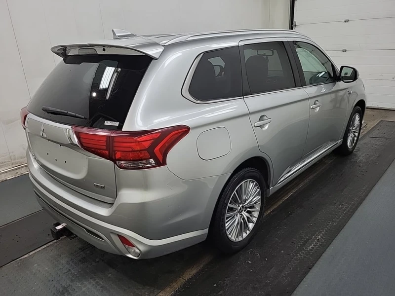 Mitsubishi Outlander * LE * CARFAX * БЕЗ ПЪРВОНАЧАЛНА ВНОСКА, снимка 3 - Автомобили и джипове - 53233177