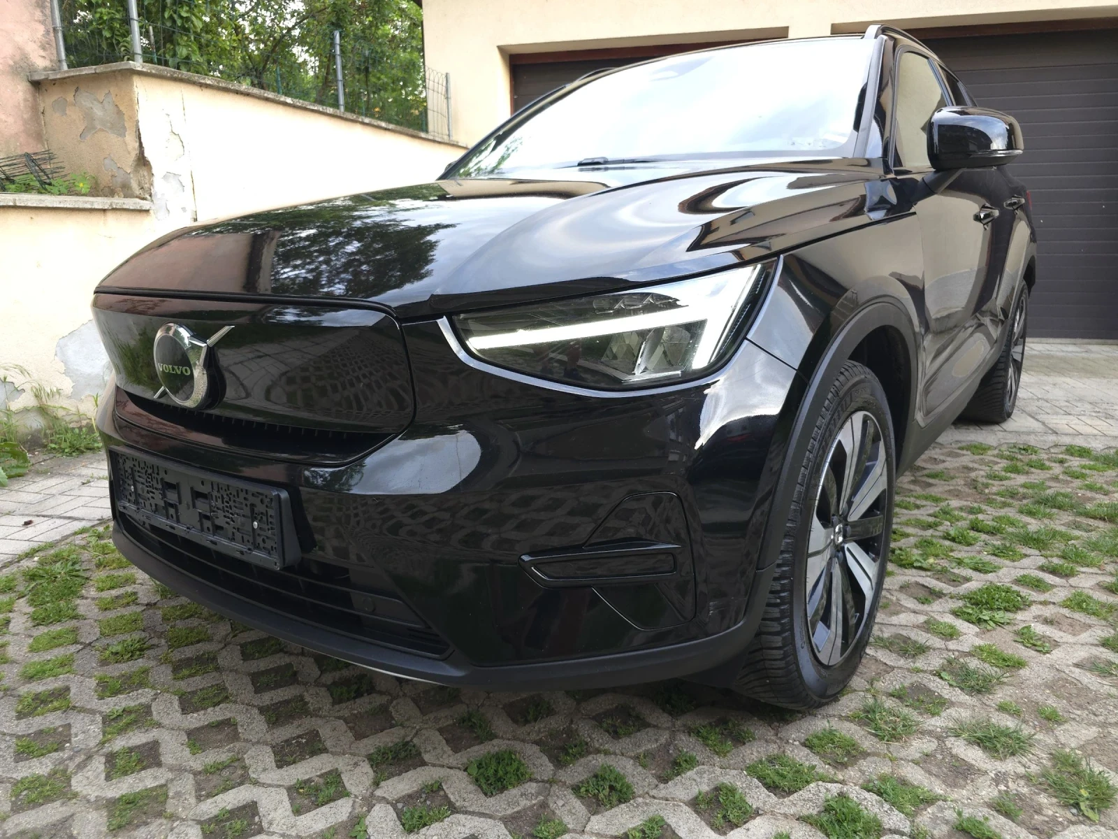 Volvo XC40 Recharge  - изображение 3