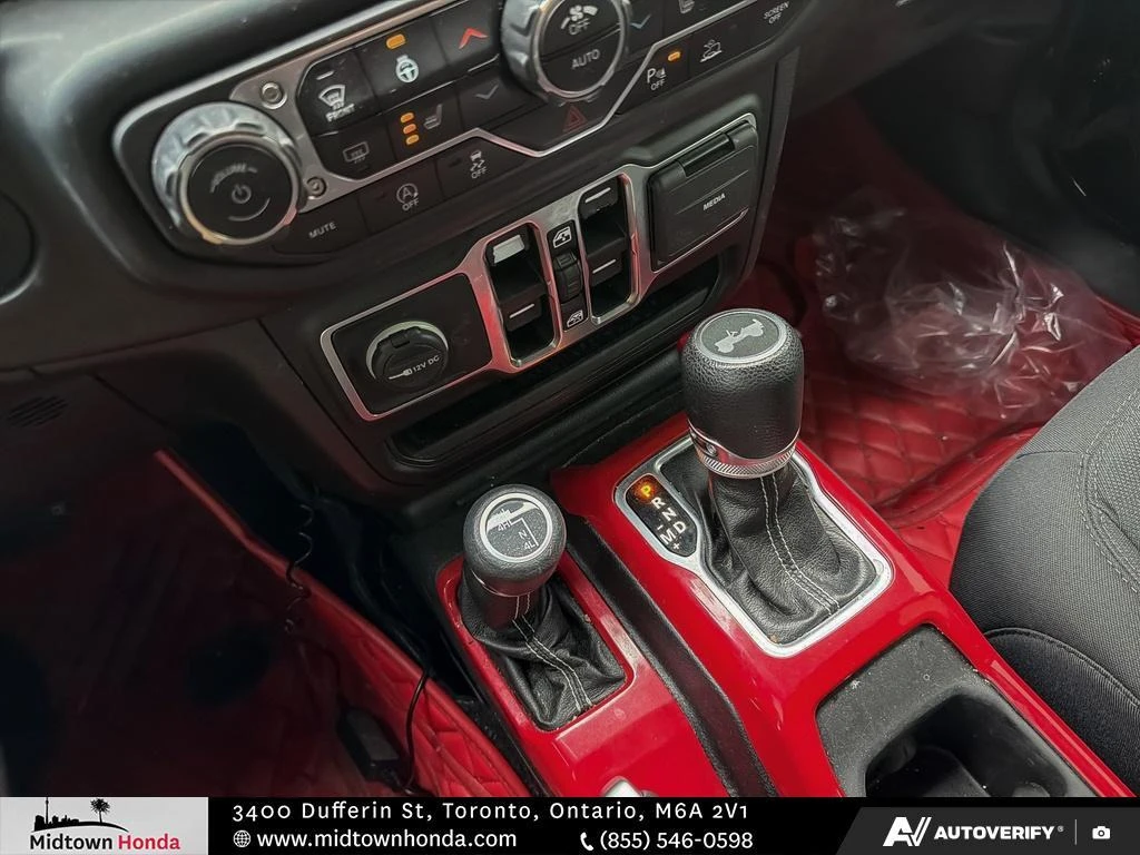 Jeep Wrangler UNLIMITED * * CARFAX * * АВТО КРЕДИТ * * , снимка 10 - Автомобили и джипове - 53772948