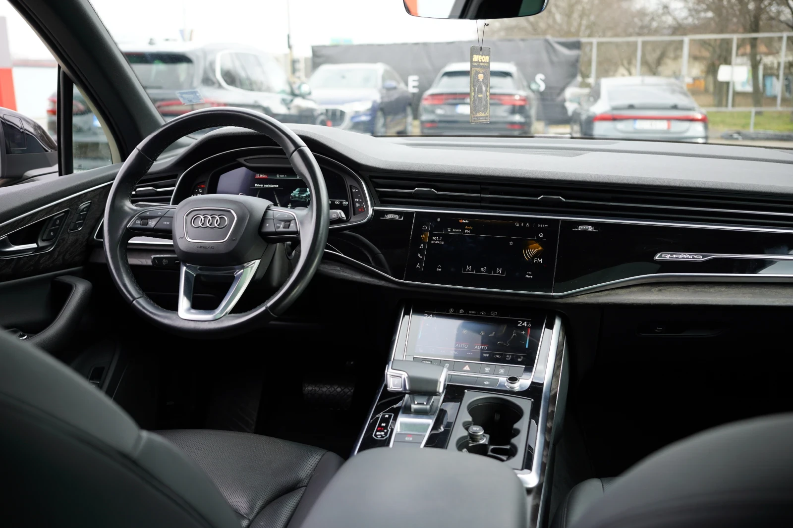 Audi Q7 55 TFSI S Line/PANORAMA/Подгрев/ 60 000км, снимка 13 - Автомобили и джипове - 53934290