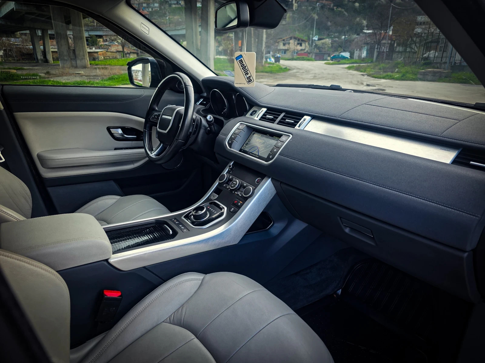 Land Rover Range Rover Evoque = R-DYNAMIC= 2.0d= КАМЕРА= FACELIFT= , снимка 10 - Автомобили и джипове - 54084456