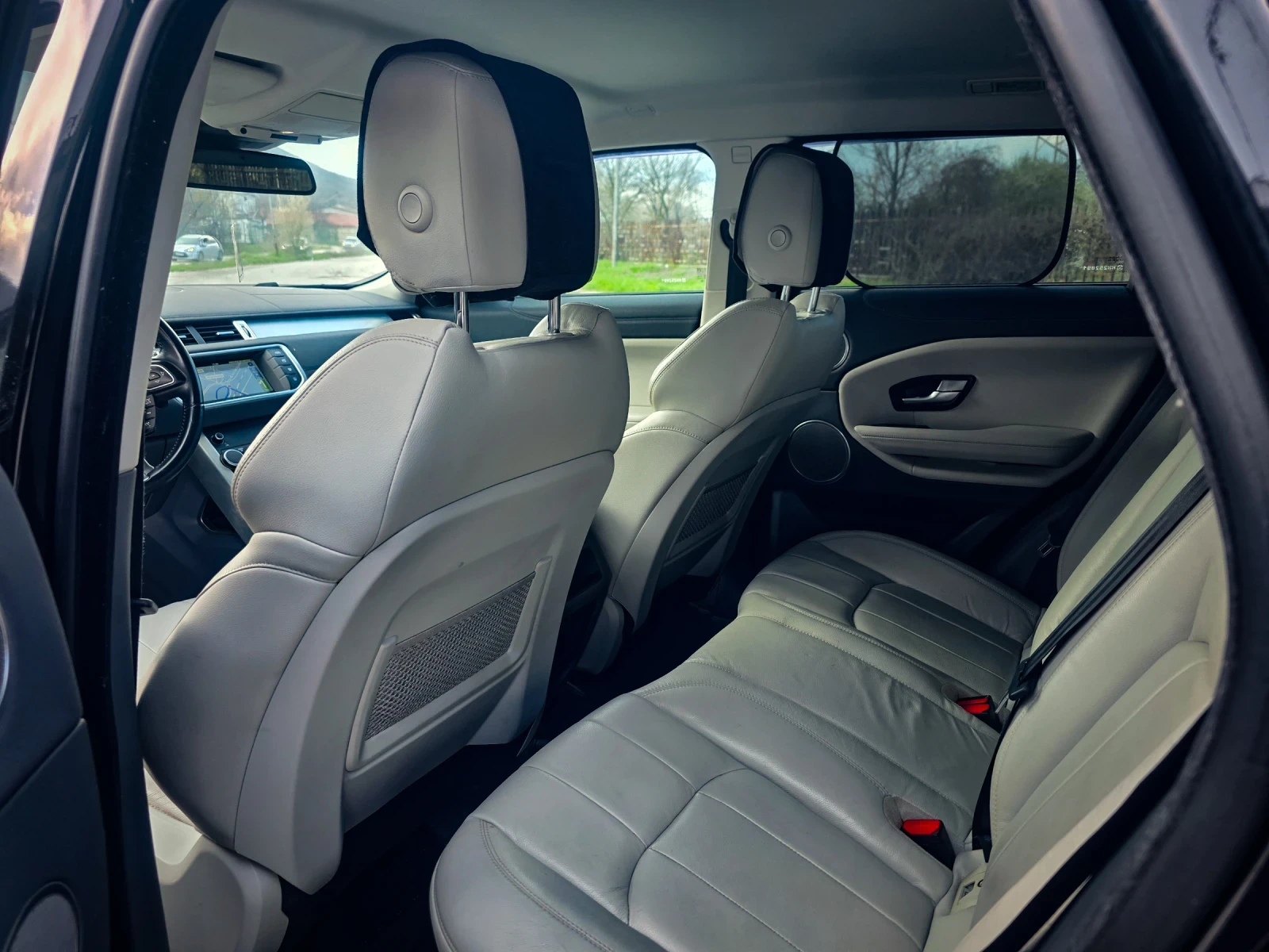 Land Rover Range Rover Evoque = R-DYNAMIC= 2.0d= КАМЕРА= FACELIFT= , снимка 12 - Автомобили и джипове - 54084456