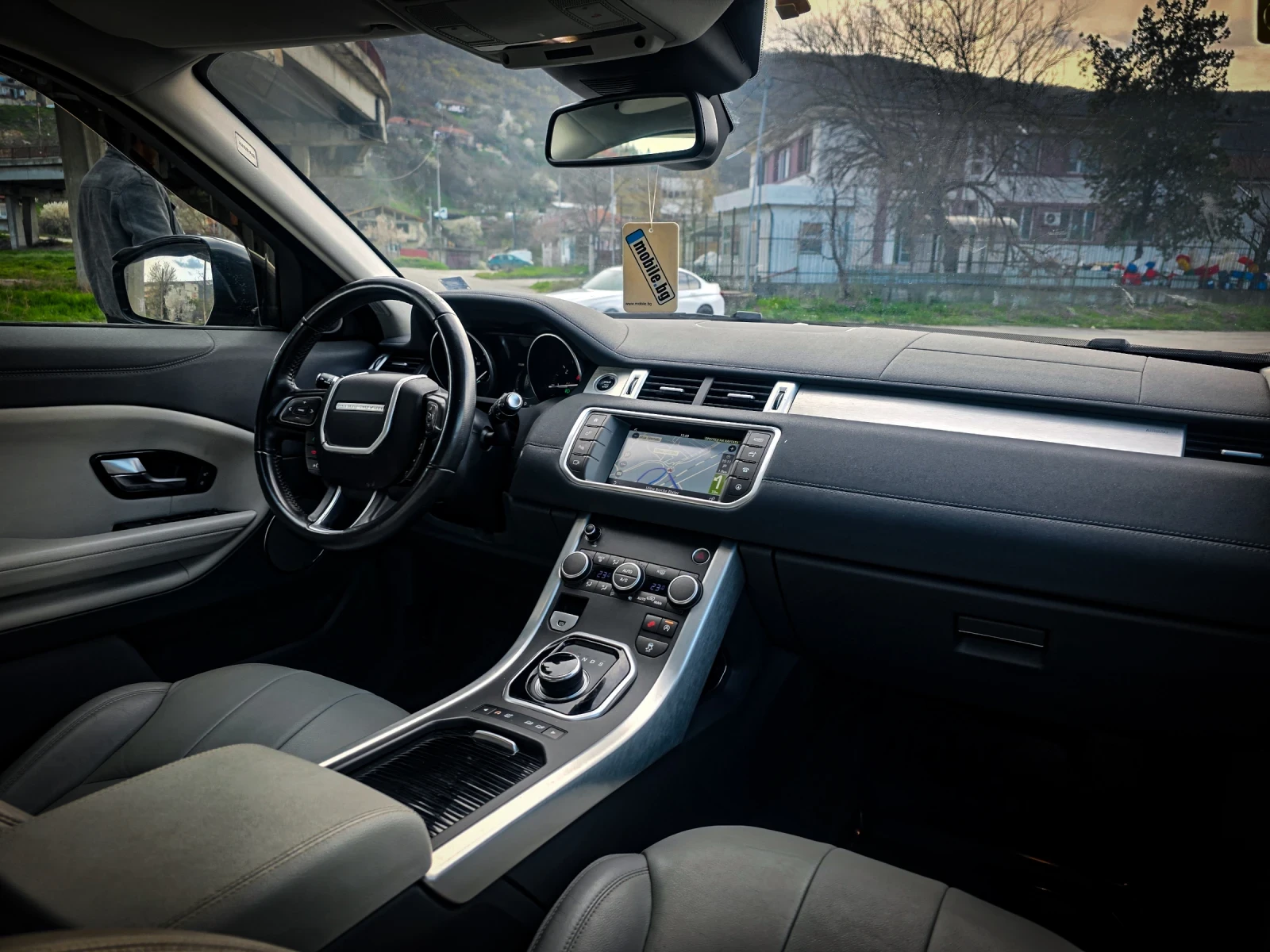Land Rover Range Rover Evoque = R-DYNAMIC= 2.0d= КАМЕРА= FACELIFT= , снимка 8 - Автомобили и джипове - 54084456