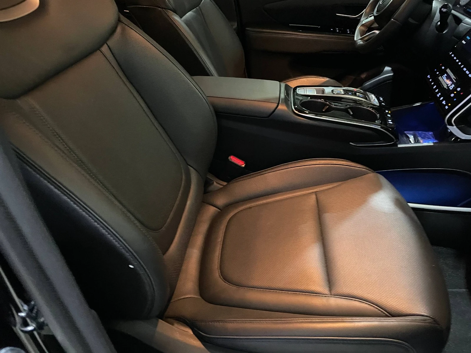 Hyundai Tucson 2.0D ! 2WD ! Inspiration !, снимка 11 - Автомобили и джипове - 54137942