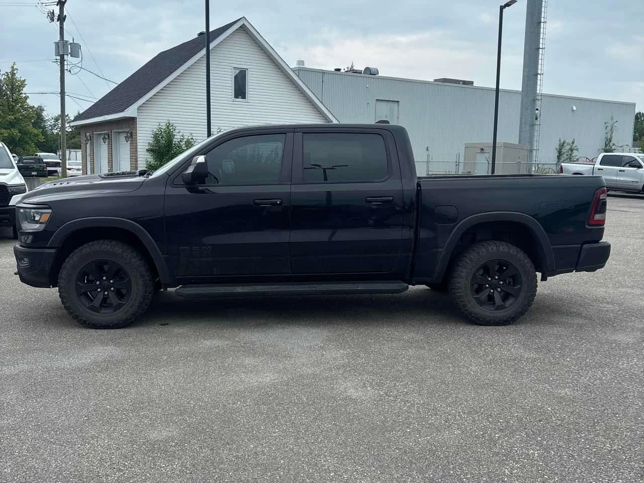 Dodge RAM 1500 * Rebel 4x4 Crew Cab 5'7" Box * CARFAX * Ц, снимка 2 - Автомобили и джипове - 55264938