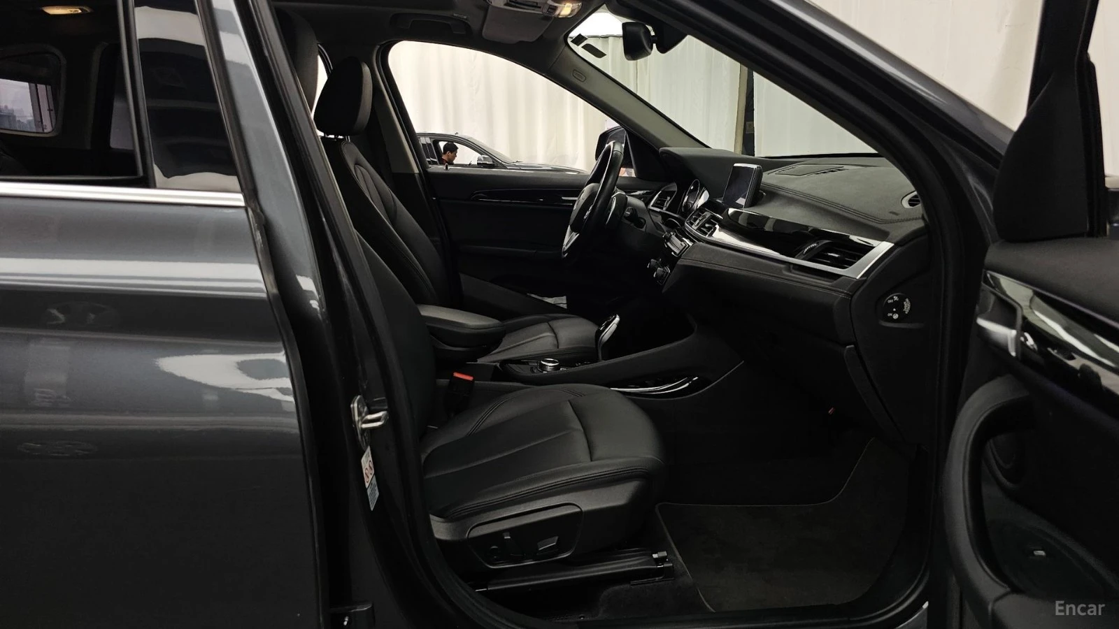 BMW X1 xDrive 20i xLine* КОЖА* ПАНО* КАМЕРА, снимка 9 - Автомобили и джипове - 55546678
