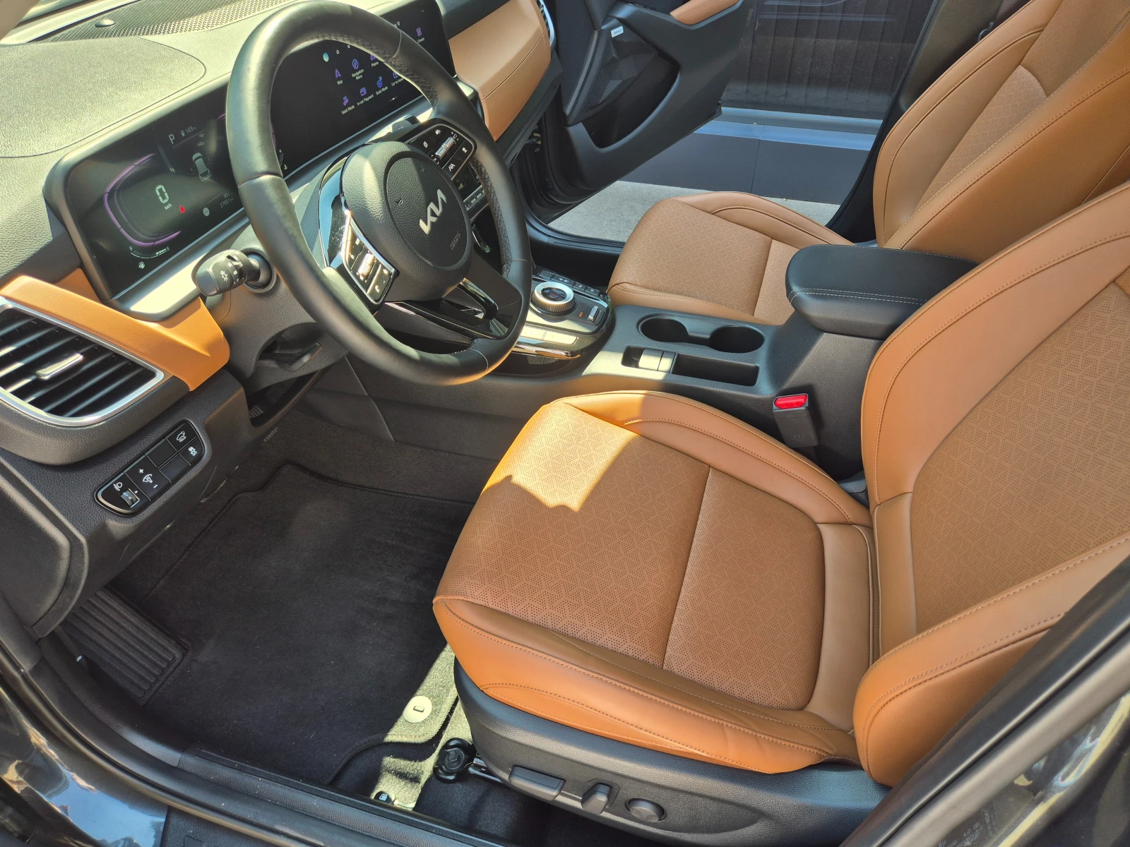 Kia Seltos 1.6 T 180 к.с. 4x2 наличен в БГ, снимка 5 - Автомобили и джипове - 55616432