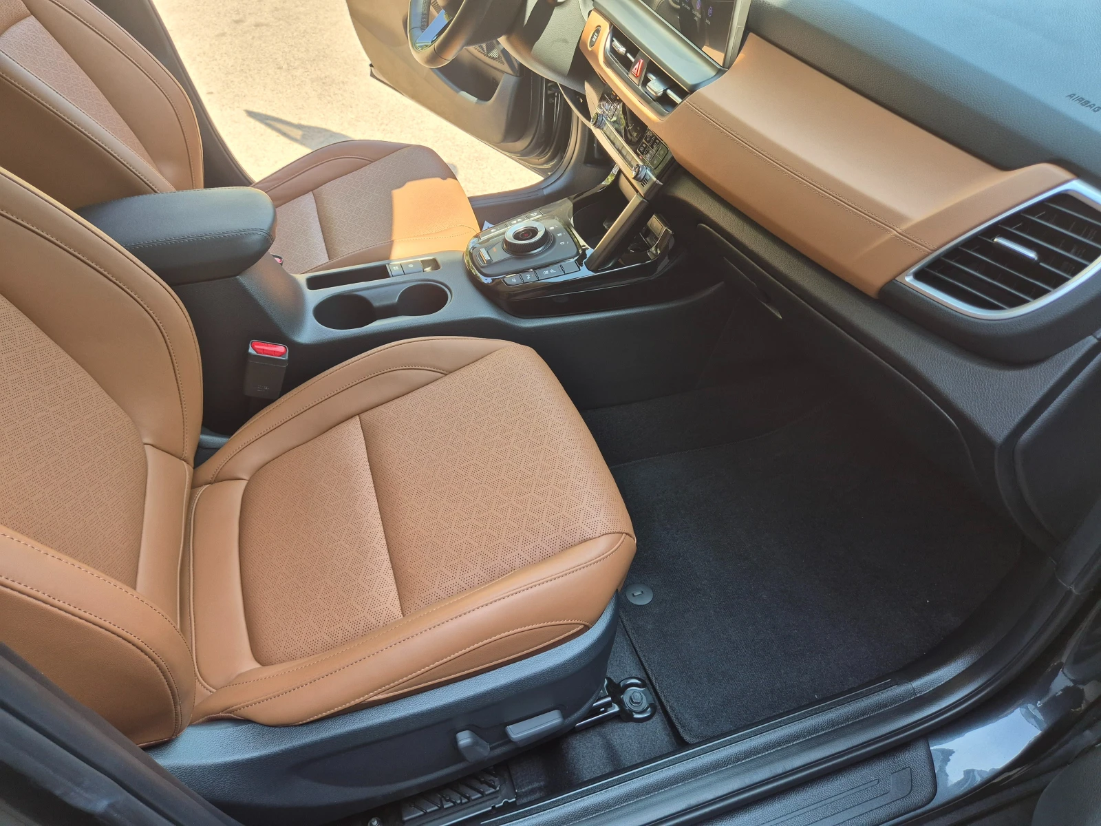 Kia Seltos 1.6 T 180 к.с. 4x2 наличен в БГ, снимка 7 - Автомобили и джипове - 55616432