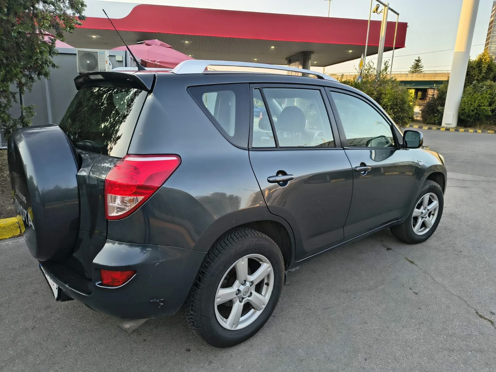 Toyota Rav4, снимка 4 - Автомобили и джипове - 55651065