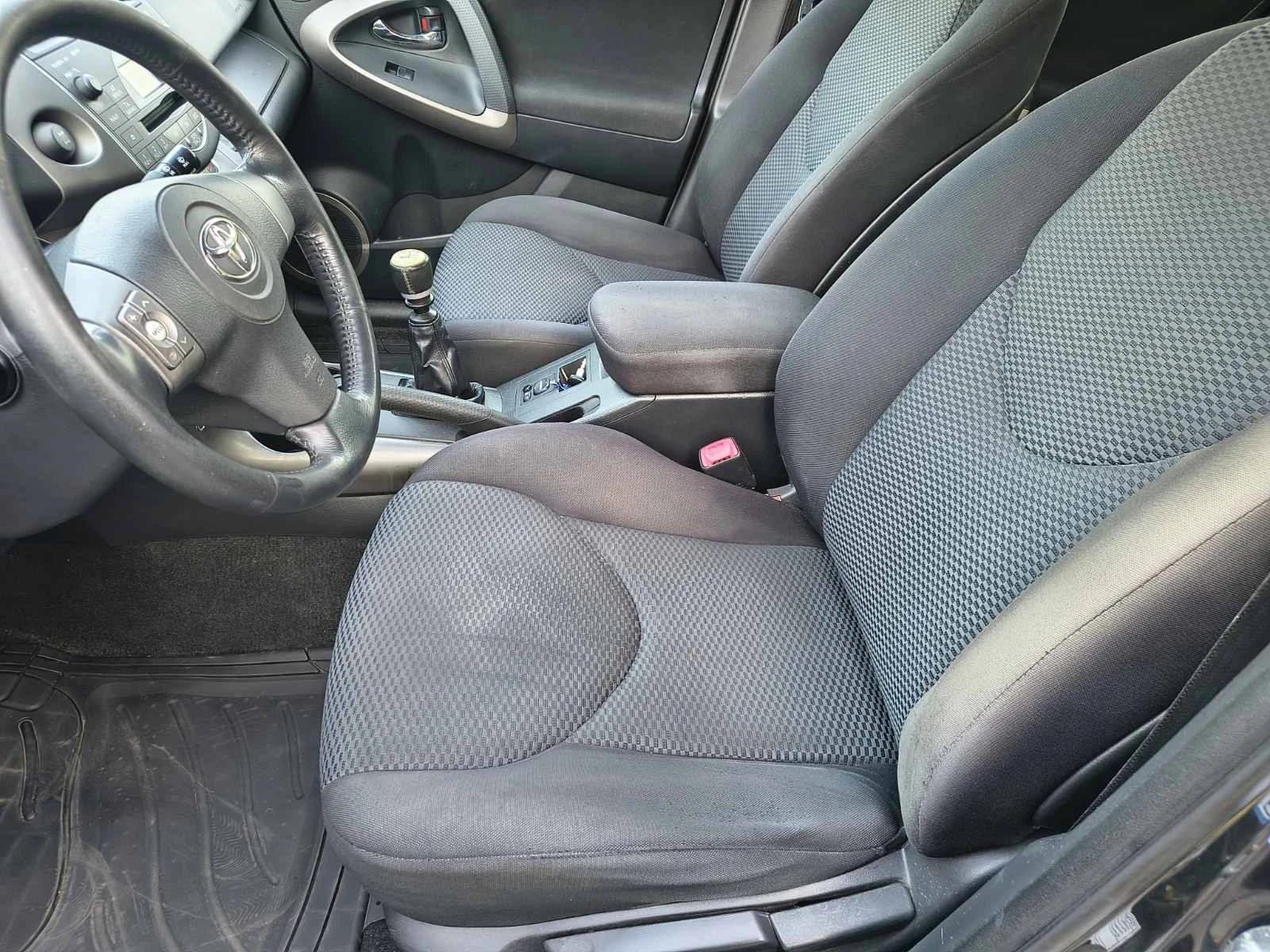 Toyota Rav4, снимка 9 - Автомобили и джипове - 55651065